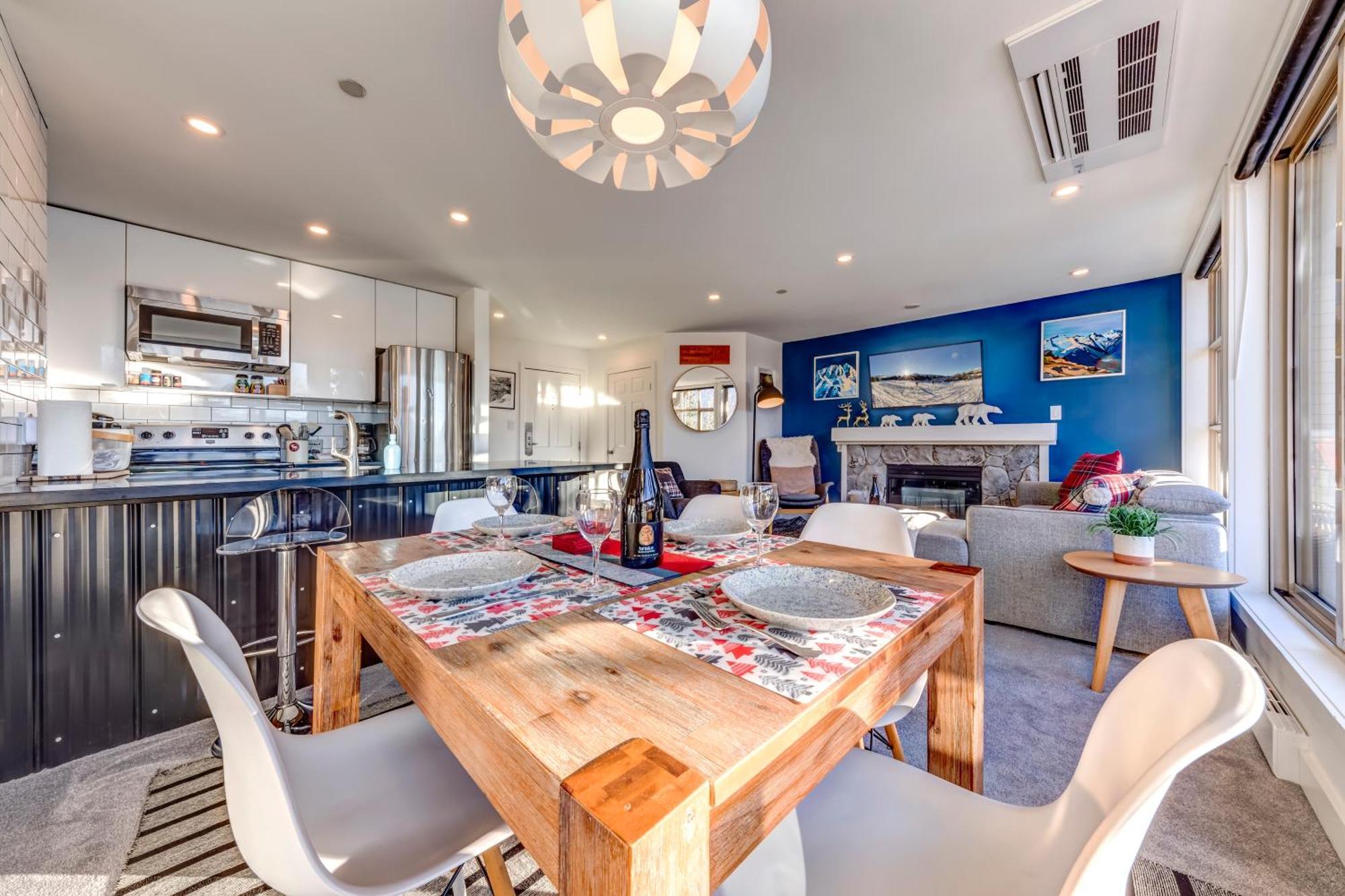 The Lookout Penthouse // A Luxe Suite In Whistler Buitenkant foto