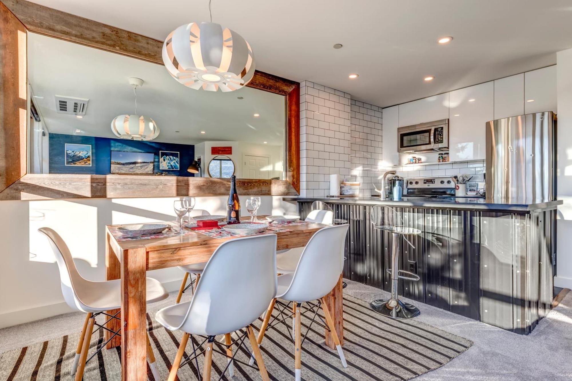 The Lookout Penthouse // A Luxe Suite In Whistler Buitenkant foto